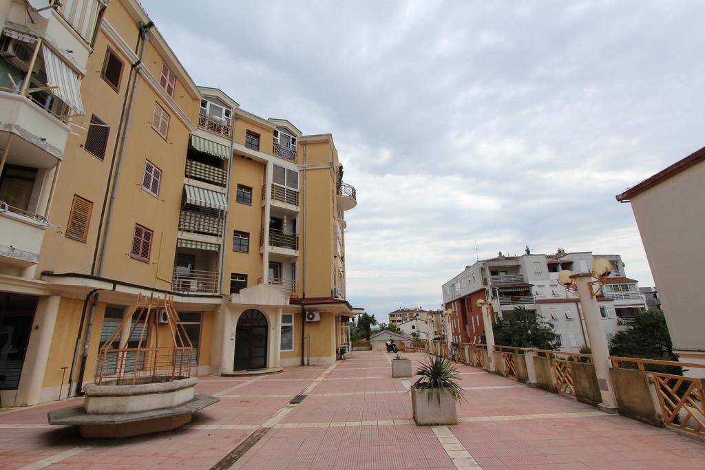 Room Roma Rovinj Buitenkant foto