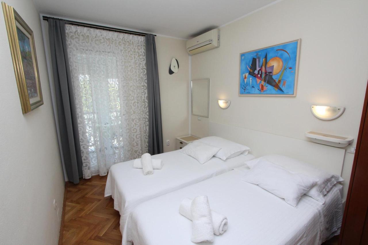 Room Roma Rovinj Buitenkant foto